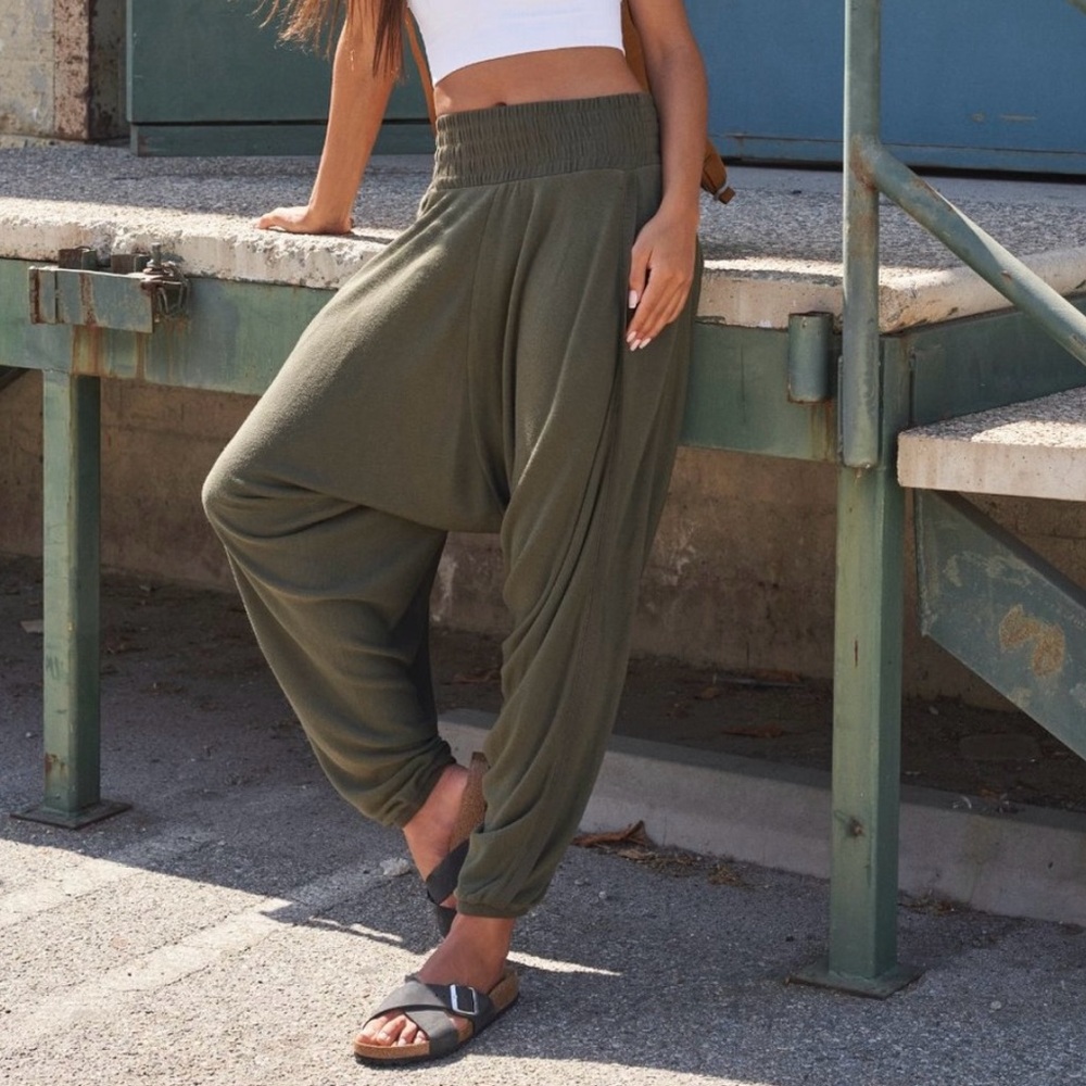 ❌SOLD❌❤️Free People Movement Windy Meadow Harem Pants